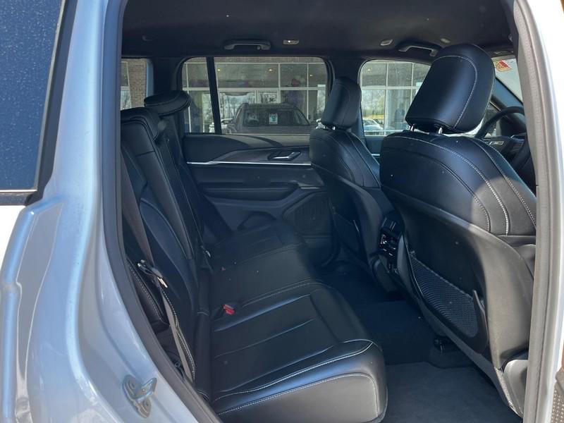used 2024 Jeep Grand Cherokee car, priced at $40,990