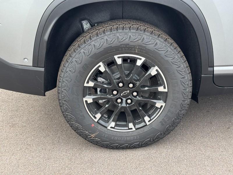 new 2026 Chevrolet Traverse car, priced at $54,555