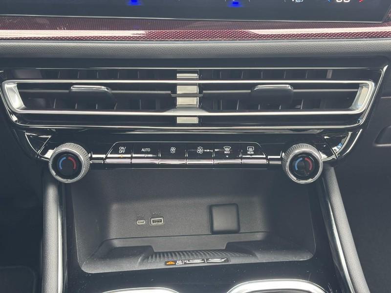 new 2026 Chevrolet Traverse car, priced at $54,555