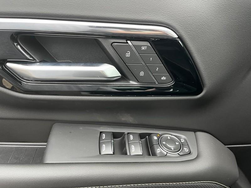 new 2025 Chevrolet Suburban car, priced at $78,905