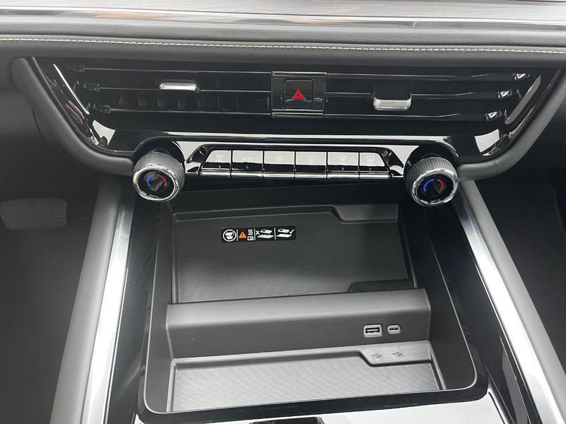 new 2025 Chevrolet Suburban car, priced at $78,905