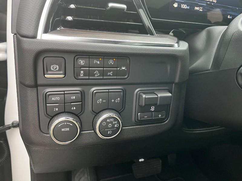 new 2025 Chevrolet Suburban car, priced at $78,905