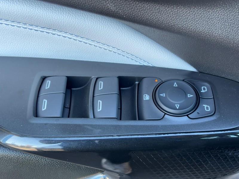 new 2025 Chevrolet Trax car, priced at $22,595