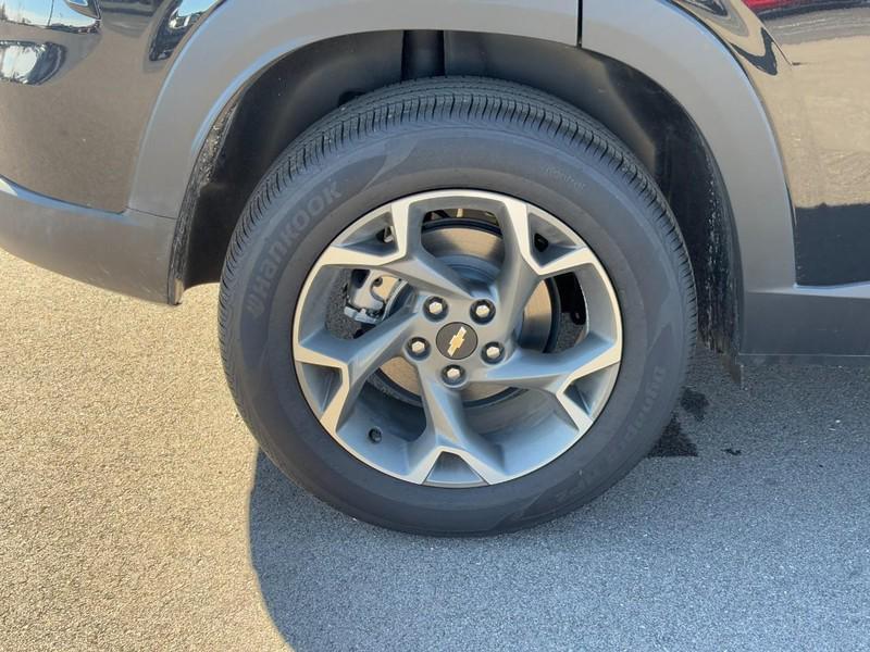 new 2025 Chevrolet Trax car, priced at $22,595