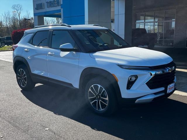 new 2025 Chevrolet TrailBlazer car, priced at $24,380