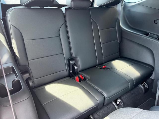 new 2025 Chevrolet Traverse car, priced at $44,475