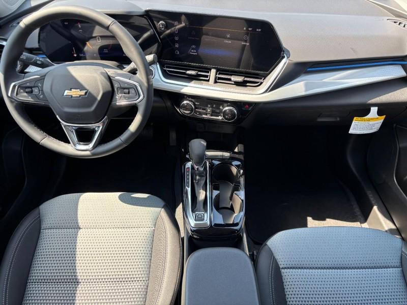 new 2025 Chevrolet Trax car, priced at $24,535