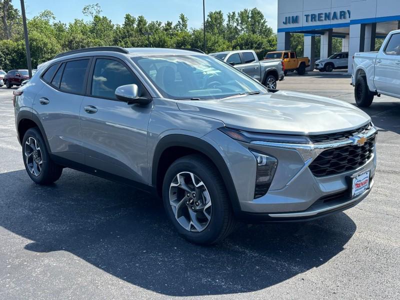 new 2025 Chevrolet Trax car, priced at $24,535