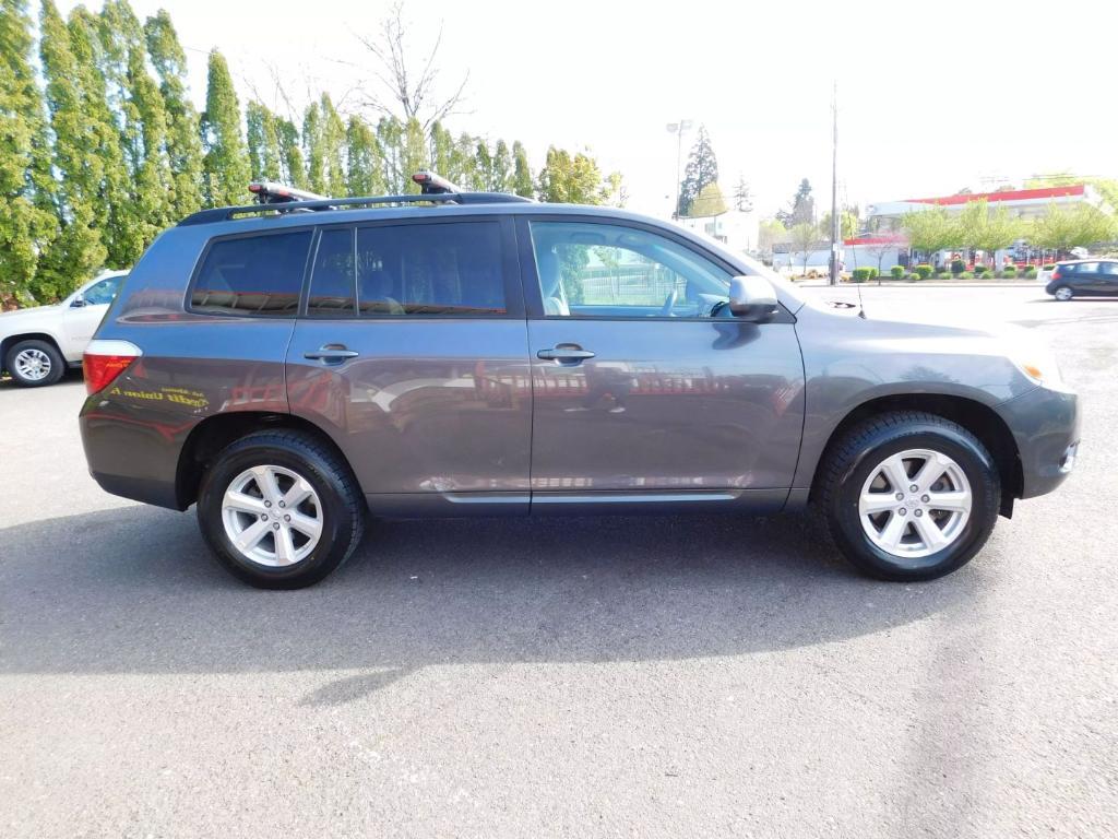 used 2010 Toyota Highlander car, priced at $8,995