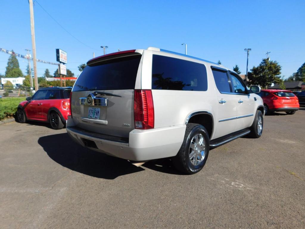 used 2007 Cadillac Escalade ESV car, priced at $5,995