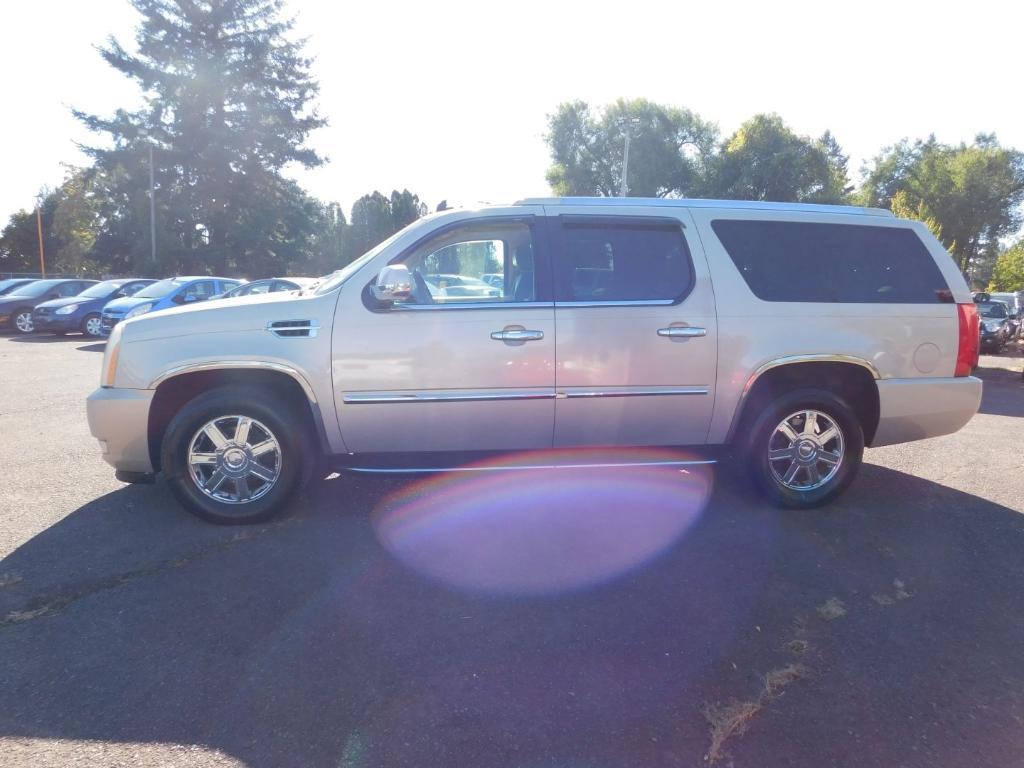 used 2007 Cadillac Escalade ESV car, priced at $5,995