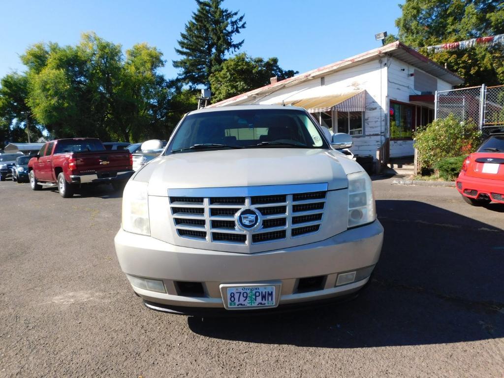 used 2007 Cadillac Escalade ESV car, priced at $5,995