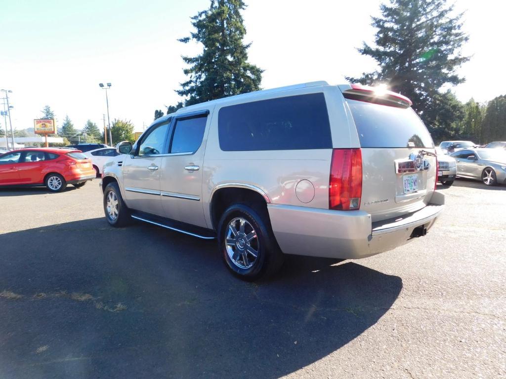 used 2007 Cadillac Escalade ESV car, priced at $5,995