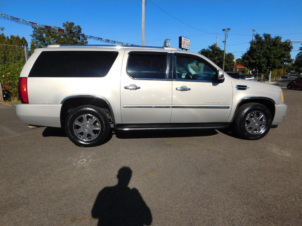 used 2007 Cadillac Escalade ESV car, priced at $5,995