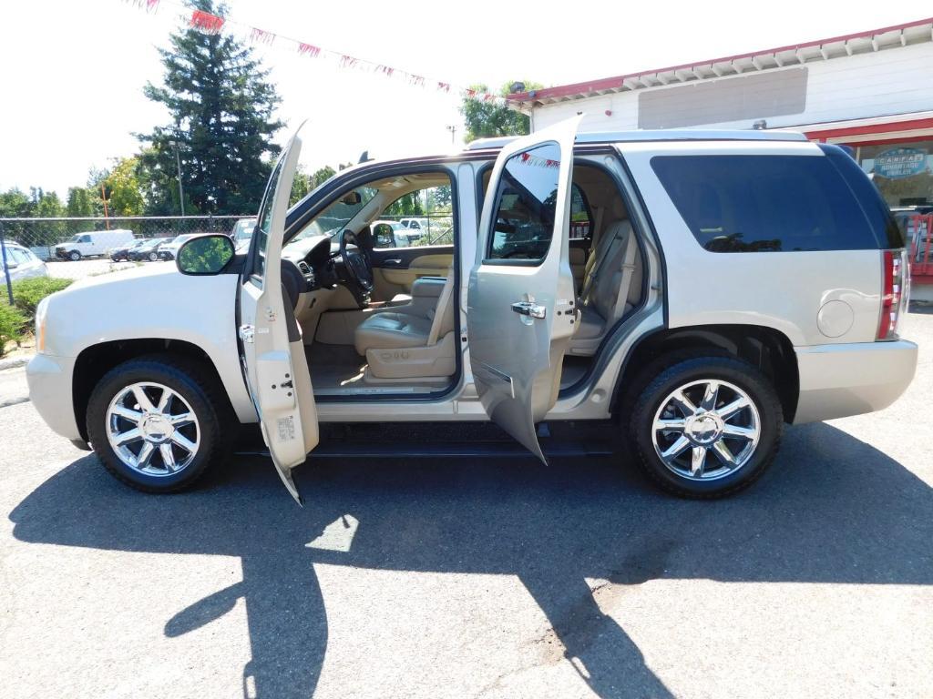 used 2013 GMC Yukon car, priced at $10,995