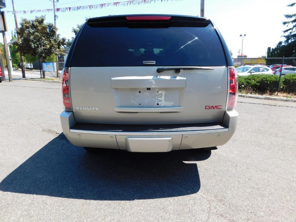 used 2013 GMC Yukon car, priced at $10,995