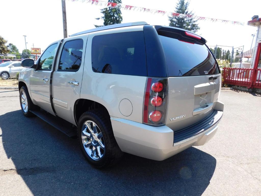 used 2013 GMC Yukon car, priced at $10,995