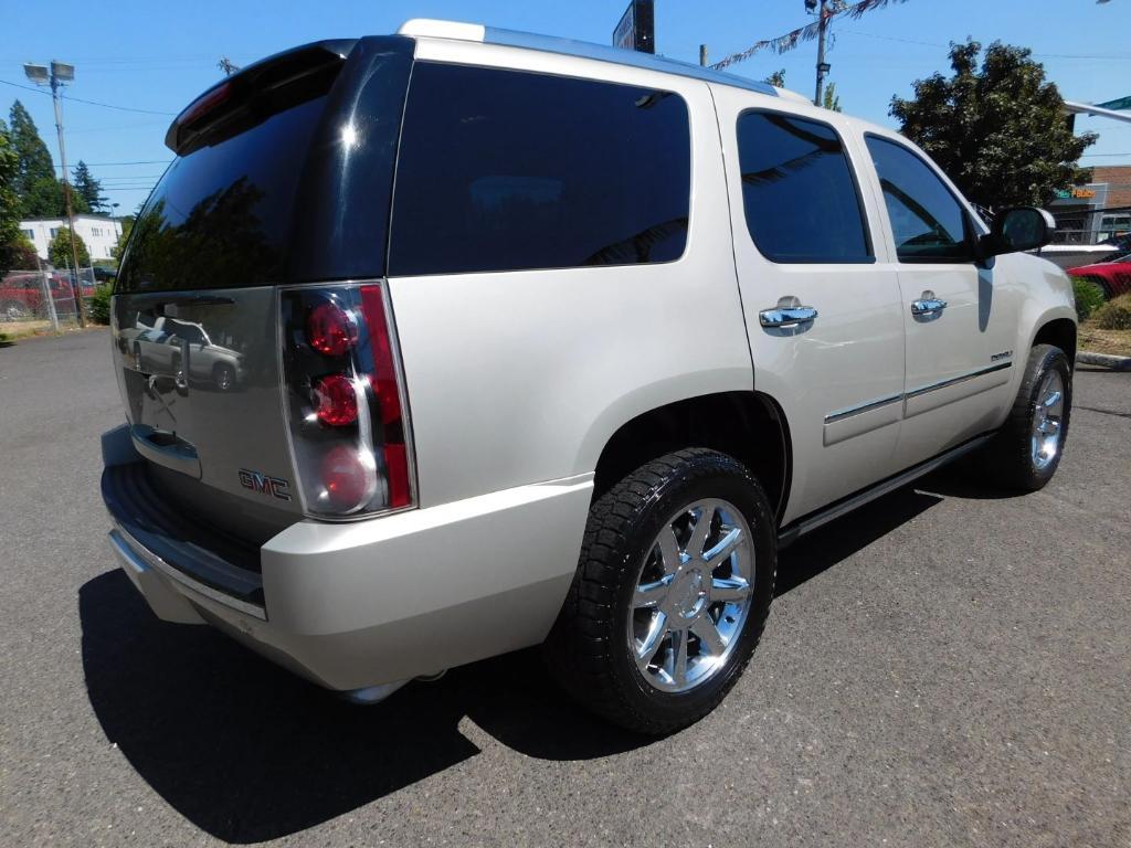 used 2013 GMC Yukon car, priced at $10,995