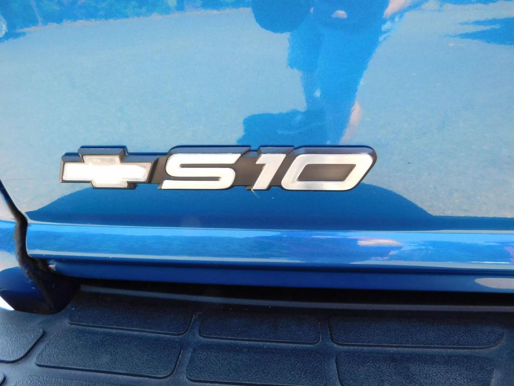 used 2001 Chevrolet S-10 car, priced at $8,995