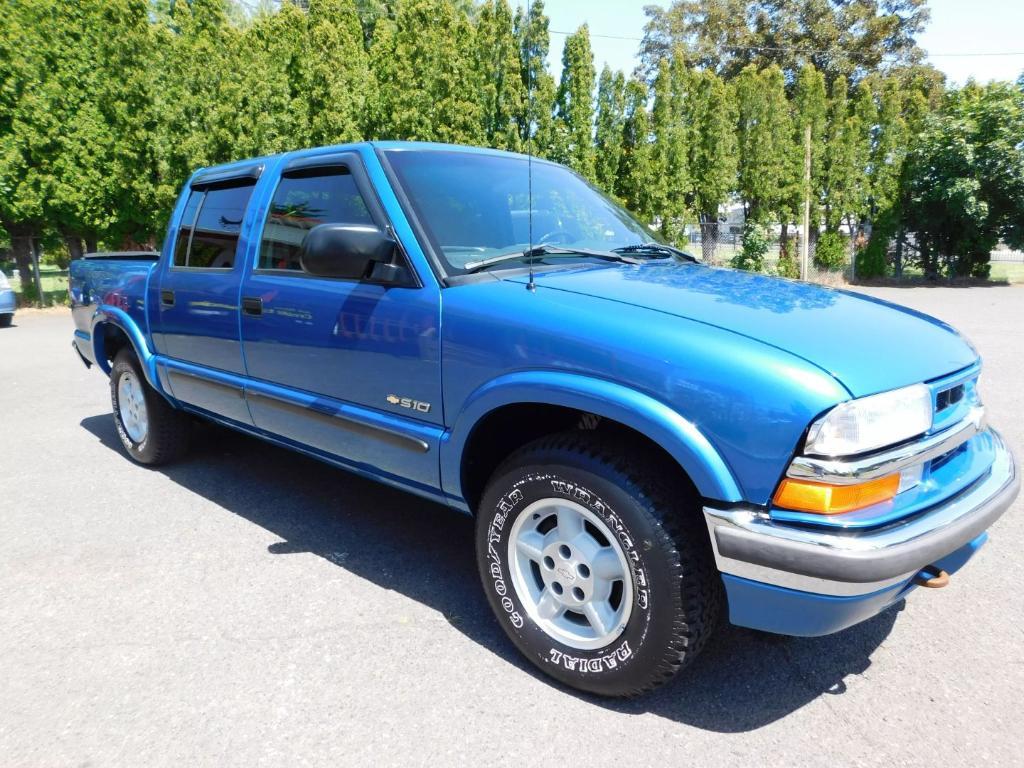 used 2001 Chevrolet S-10 car, priced at $8,995