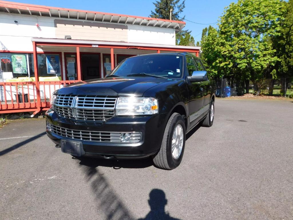 used 2013 Lincoln Navigator car, priced at $11,995