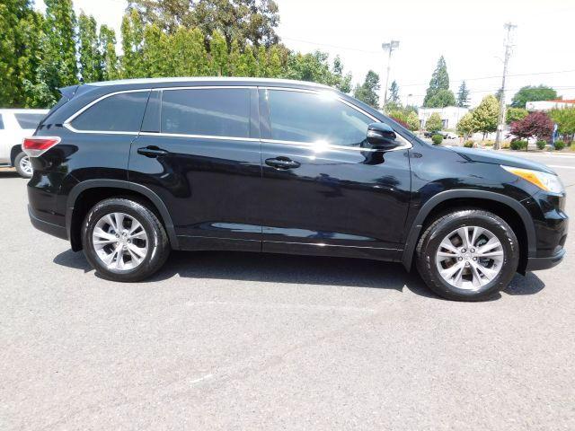 used 2014 Toyota Highlander car, priced at $17,995