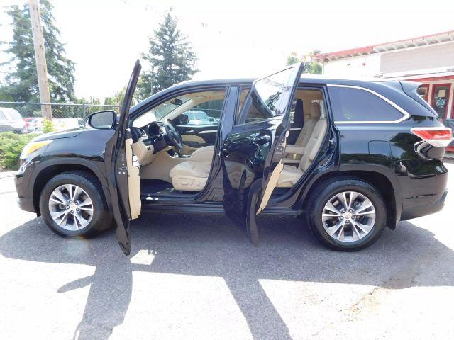 used 2014 Toyota Highlander car, priced at $17,995
