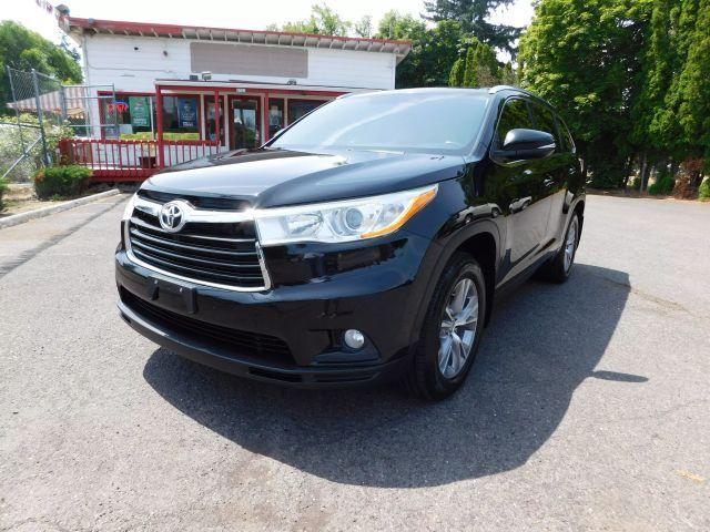 used 2014 Toyota Highlander car, priced at $17,995