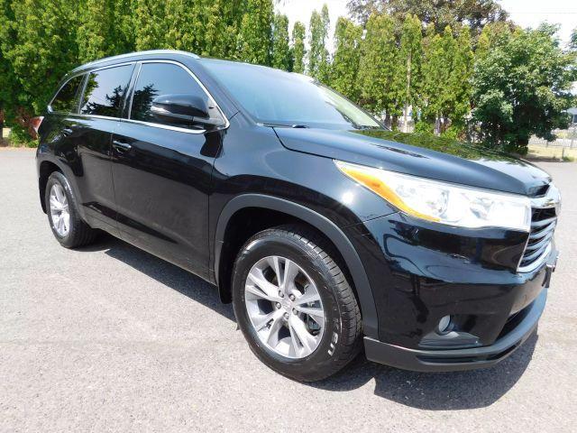 used 2014 Toyota Highlander car, priced at $17,995