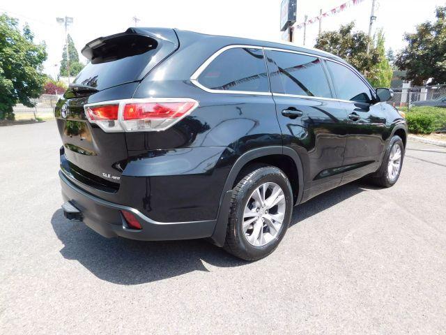 used 2014 Toyota Highlander car, priced at $17,995