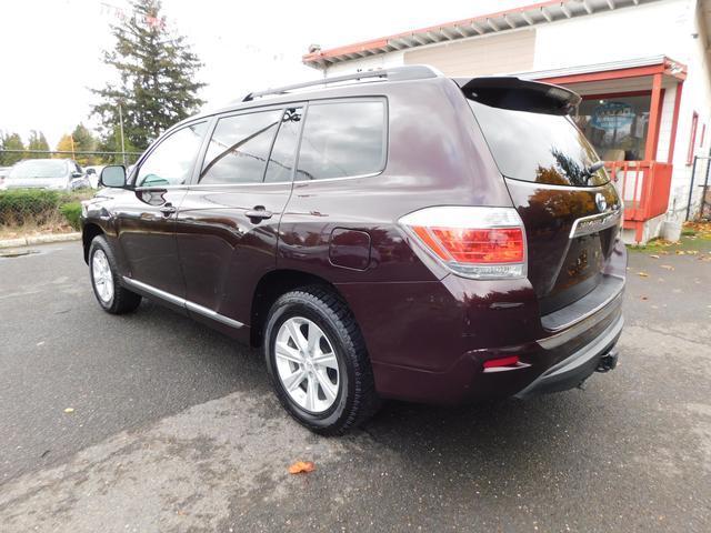 used 2011 Toyota Highlander Hybrid car, priced at $12,995