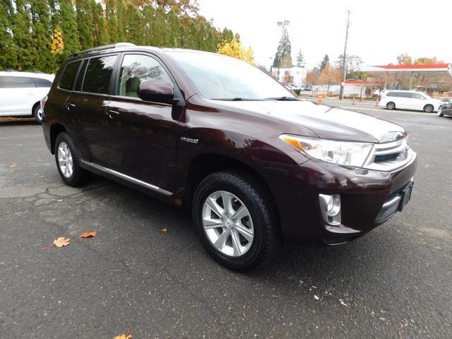 used 2011 Toyota Highlander Hybrid car, priced at $12,995