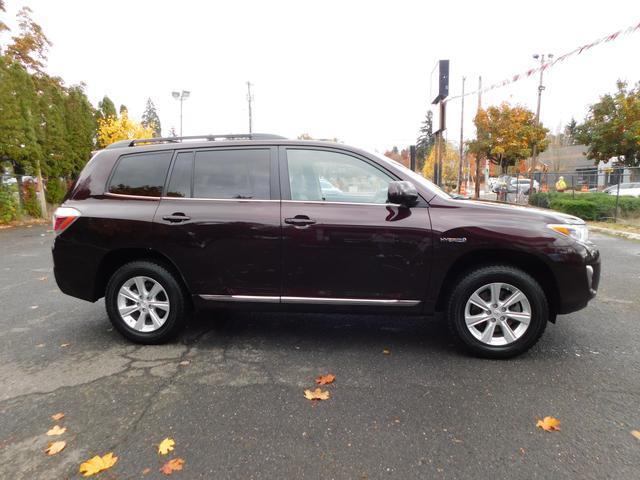 used 2011 Toyota Highlander Hybrid car, priced at $12,995