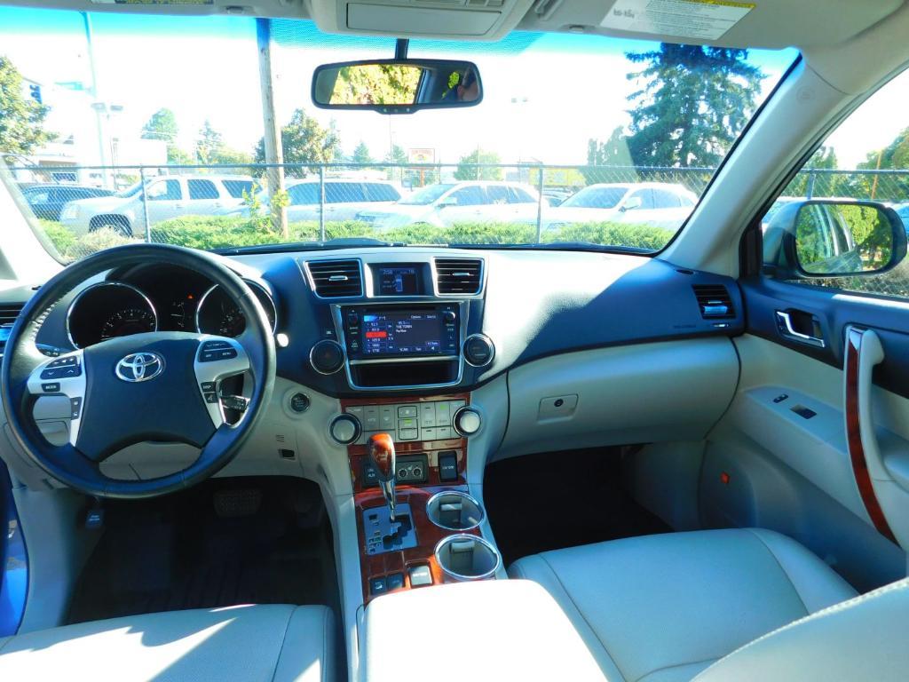used 2013 Toyota Highlander car, priced at $12,495