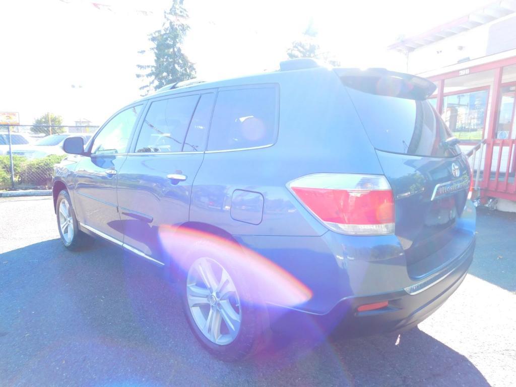 used 2013 Toyota Highlander car, priced at $12,495