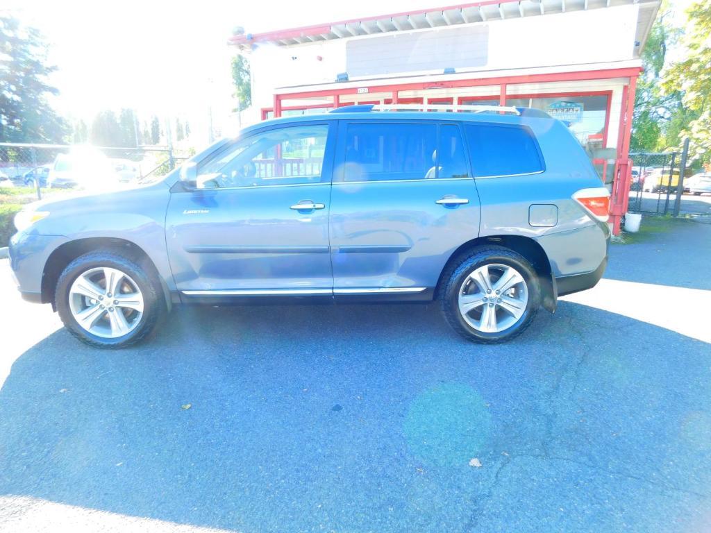 used 2013 Toyota Highlander car, priced at $12,495