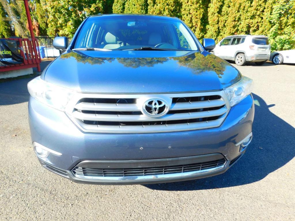 used 2013 Toyota Highlander car, priced at $12,495
