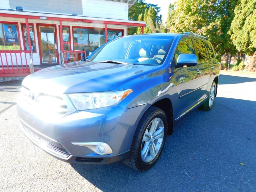 used 2013 Toyota Highlander car, priced at $13,495