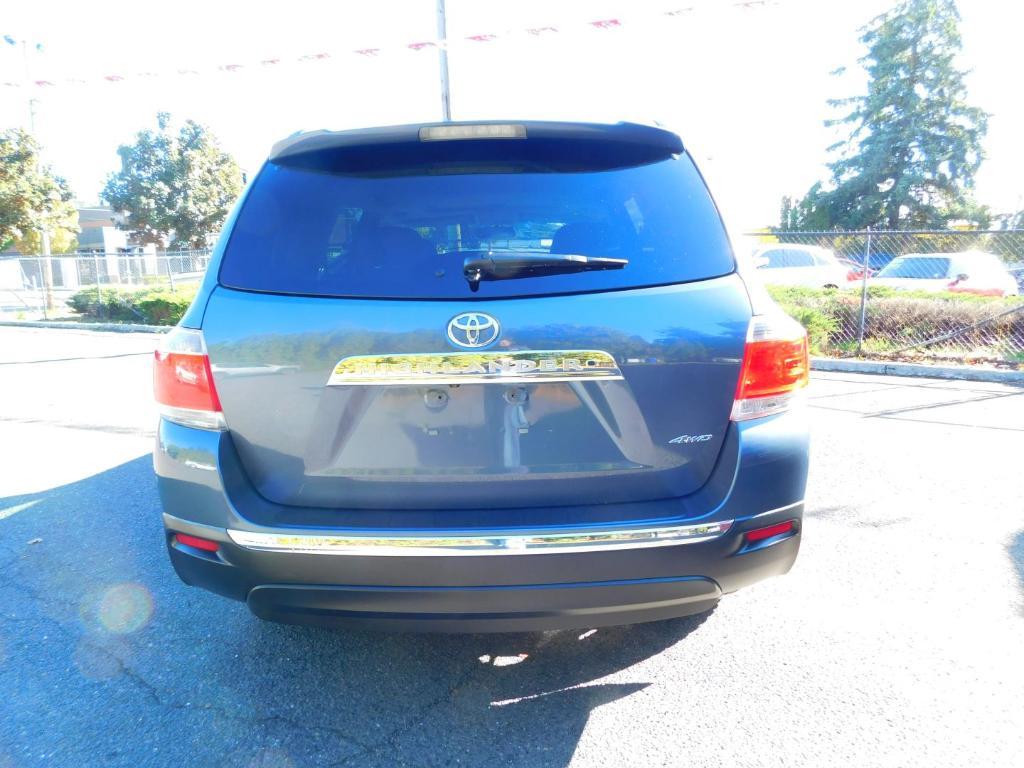 used 2013 Toyota Highlander car, priced at $12,495