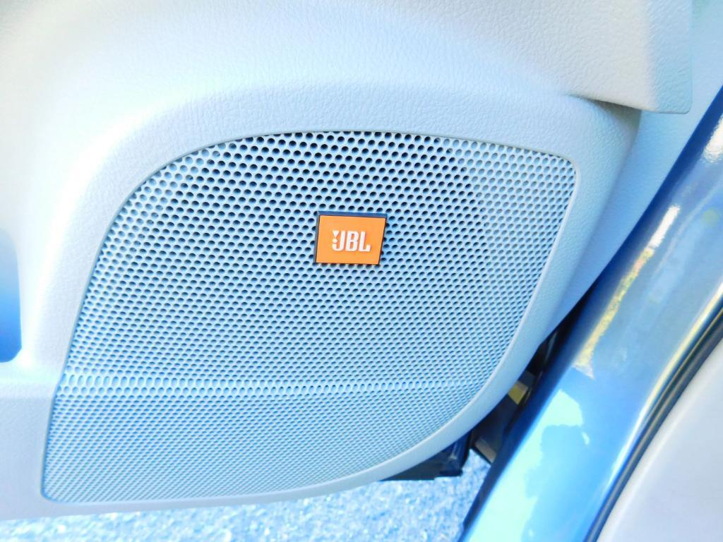 used 2013 Toyota Highlander car, priced at $12,495