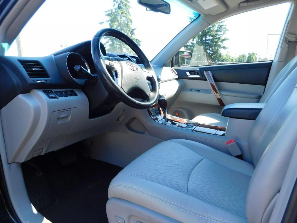 used 2012 Toyota Highlander car, priced at $11,495