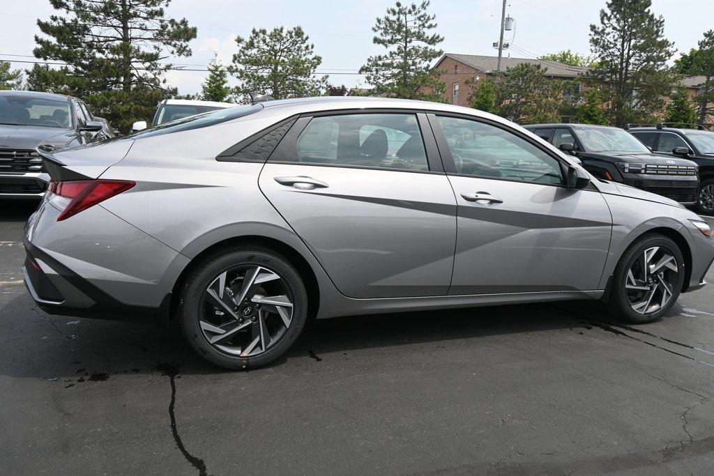 new 2025 Hyundai Elantra car, priced at $23,061