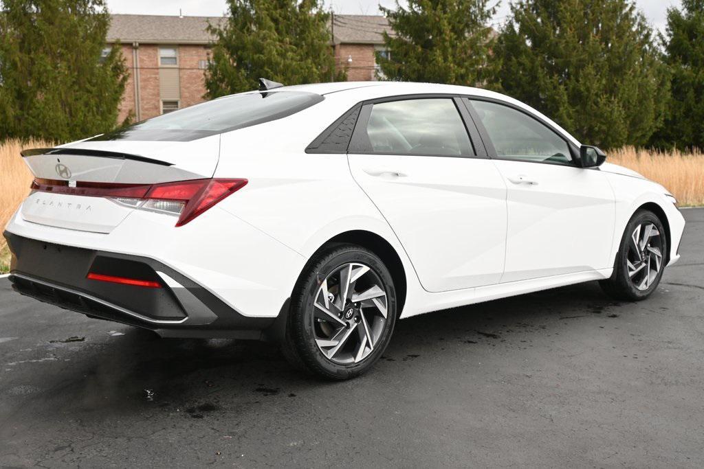new 2025 Hyundai Elantra car, priced at $23,541