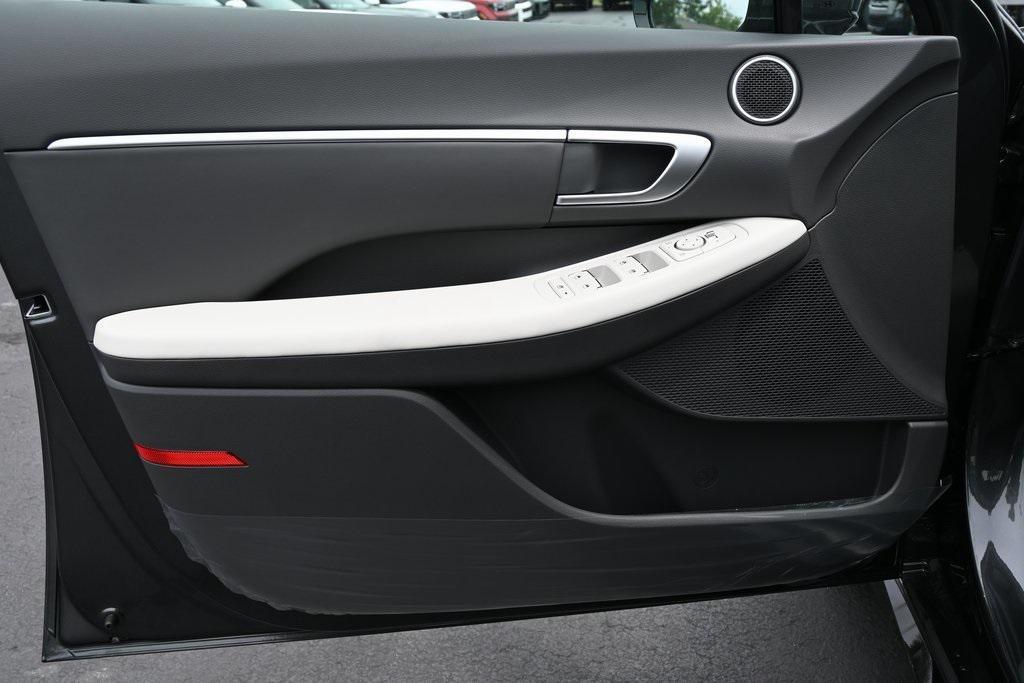 new 2025 Hyundai Sonata car, priced at $28,810