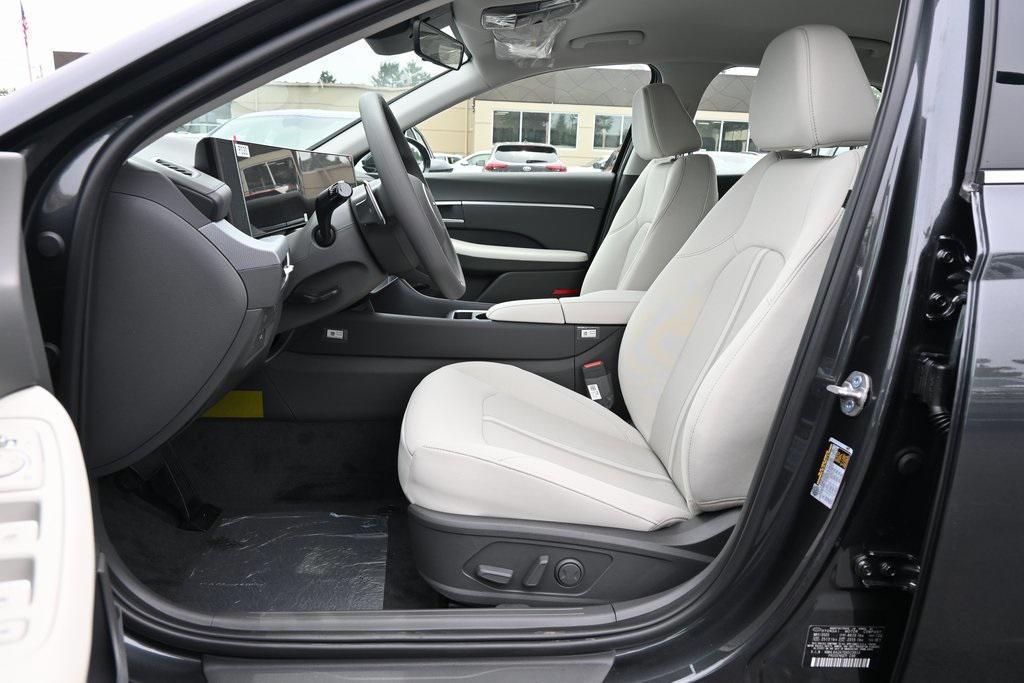 new 2025 Hyundai Sonata car, priced at $28,810