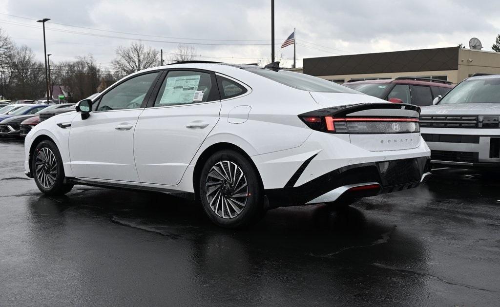 new 2025 Hyundai Sonata Hybrid car, priced at $38,550