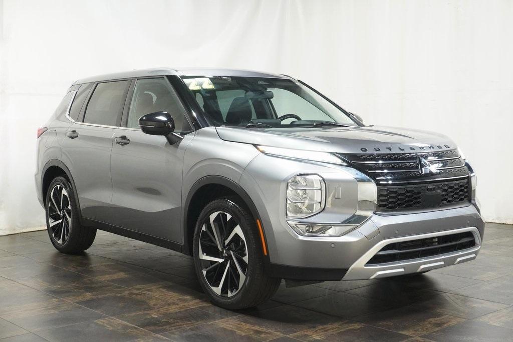 used 2022 Mitsubishi Outlander car, priced at $22,990
