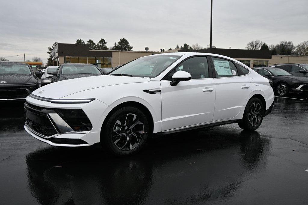 new 2025 Hyundai Sonata car, priced at $29,193