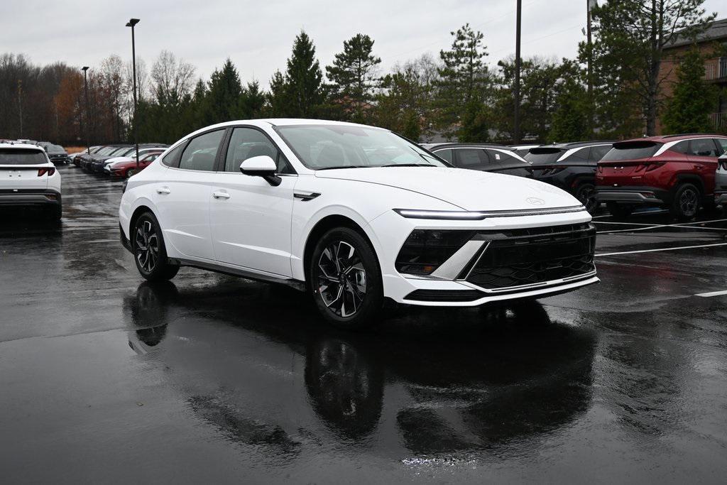 new 2025 Hyundai Sonata car, priced at $29,193