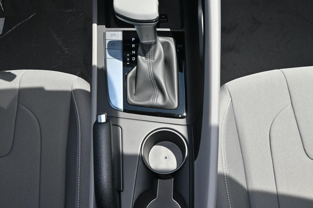 new 2025 Hyundai Elantra car, priced at $23,061